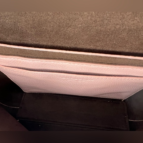 Burberry Messanger Bag - Picture 9 of 9